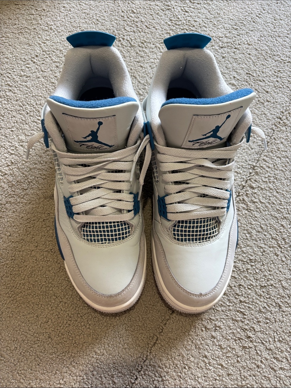 Jordan Retro 4 in White and Blue
